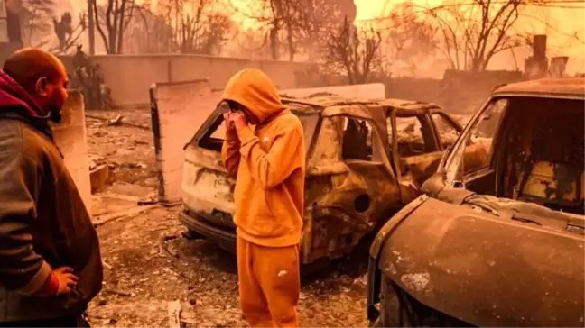 Los Angeles'ta Büyük Yangın: 5 Ölü, On Binlerce Ev Tehdit Altında