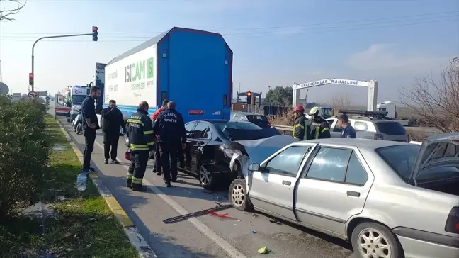 Manisa'da Trafik Kazası: 4 Yaralı