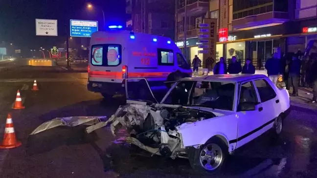 Karaman'da Buzlanma Faciası: Trafik Kazası, 2 Yaralı