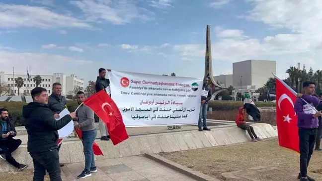 Suriyeliler, Erdoğan'ı Emevi Camii'nde Namaz Kılmaya Davet Etti