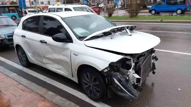 Samsun'da Zincirleme Trafik Kazası: 2 Yaralı