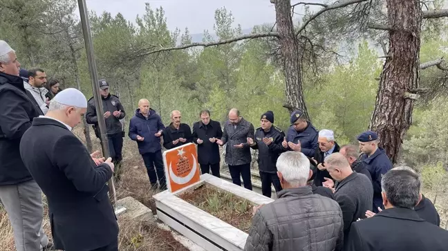 Tosya'da şehit polis Kadir Atan kabri başında anıldı