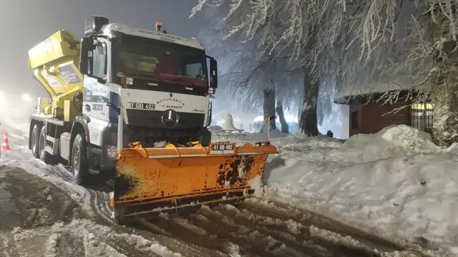 Kocaeli'de Karla Mücadele Çalışmaları Devam Ediyor