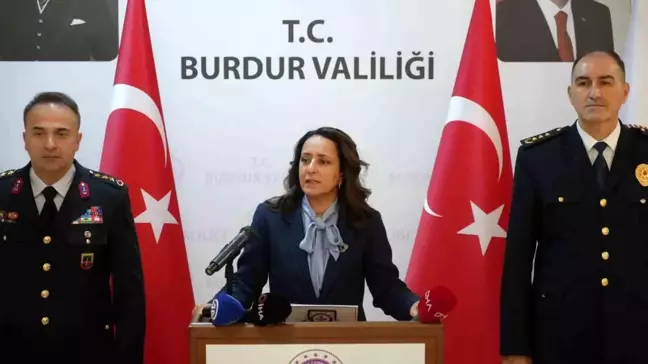 Burdur'da Güvenlik Toplantısı: Düzensiz Göç ve Uyuşturucu Operasyonları Açıklandı