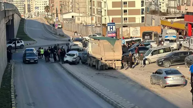 Hatay'da Fren Arızası Sonucu Feci Kaza: 3 Yaralı