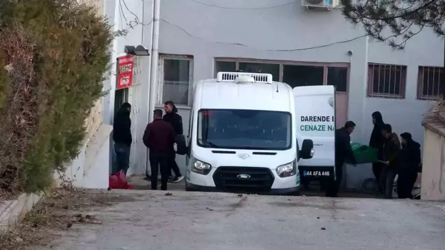 Malatya'da Yaşlı Kadın Akrabası Tarafından Bıçaklanarak Öldürüldü