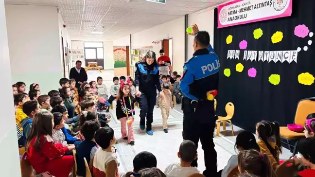 Polislerden Anaokulu Öğrencilerine Güvenlik Eğitimi