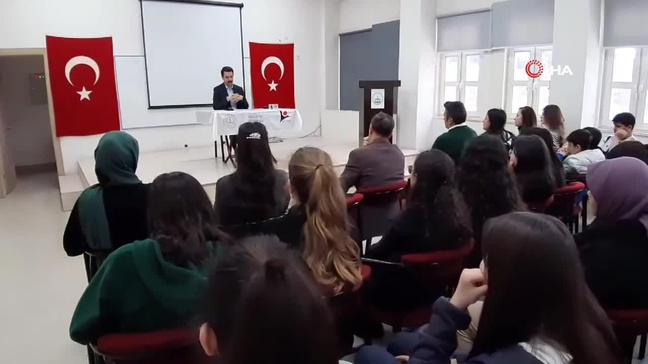 Kaymakam Ayhan Kalaycıoğlu, Öğrencilerle Kaymakamlık Mesleğini Paylaştı