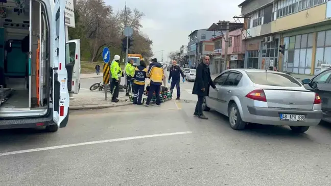 Denizli'de Kırmızı Işık İhlali Faciası: Motosiklet Sürücüsü Yaralandı