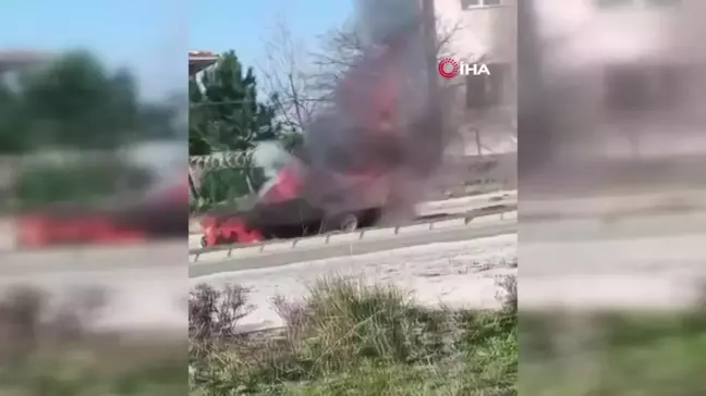 Arnavutköy'de Seyir Halindeki Tofaş Yangın Çıkardı