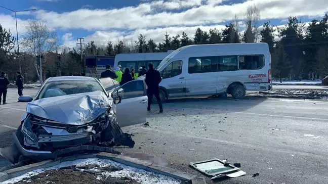 Erzurum'da Trafik Kazası: 6 Yaralı