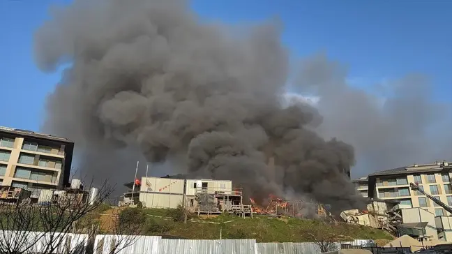 Üsküdar'da İnşaat Sahasında Yangın