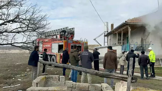 Aksaray'da Müstakil Evde Yangın: 1 Kişi Dumandan Etkilendi