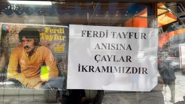 Rize'de Ferdi Tayfur Anma Etkinliği: Ücretsiz Çay Dağıtıldı