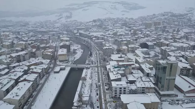 Bayburt'ta Kar Yağışı Etkisini Sürdürüyor