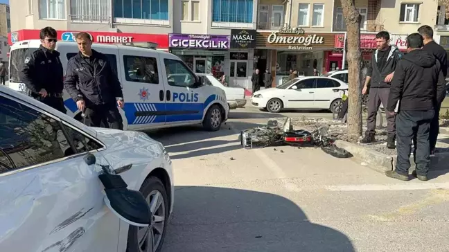 Aksaray'da Motosiklet ve Otomobil Çarpıştı: Sürücü Yaralı