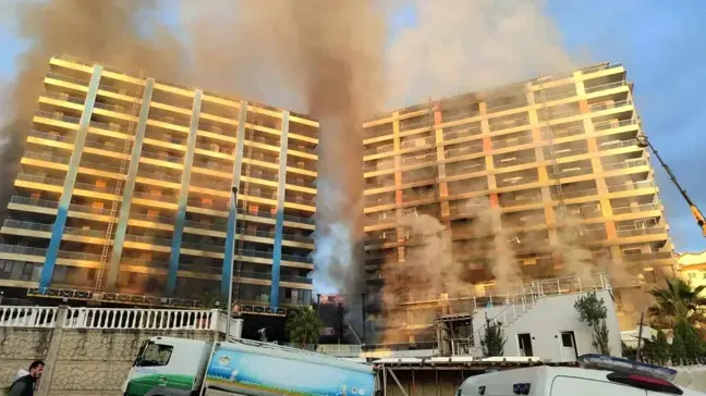 Alanya'daki Otel İnşaatında Yangın Kontrol Altına Alındı