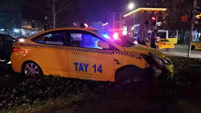 Beyoğlu'nda Taksi ile Otomobilin Çarpışması: Bir Yaralı