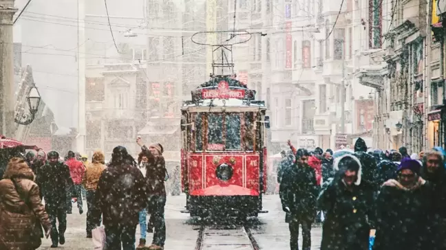 İstanbul'da kar var mı? Meteoroloji'den İstanbul'a kar yağışı için tarih verdi!