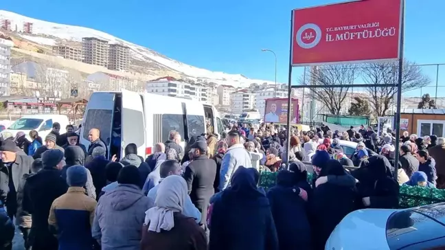 Bayburt'ta Umre Yolculuğu İçin Uğurlama Töreni Düzenlendi