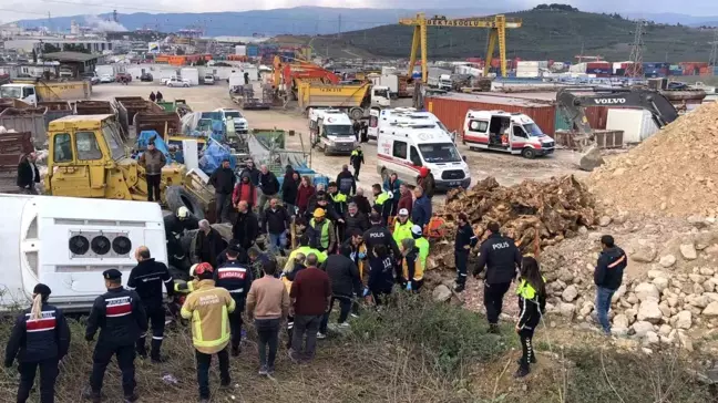 Bursa'da İşçi Servisi Tırla Çarpıştı: 15 Yaralı