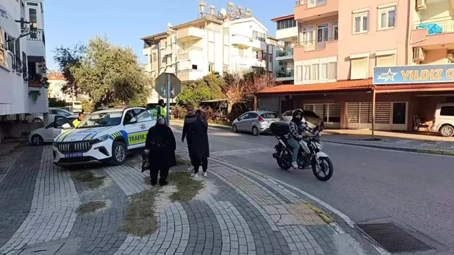 Manavgat'ta Trafik Kazası: Motosiklet Sürücüsü Yaralandı, Cezalar Kesildi