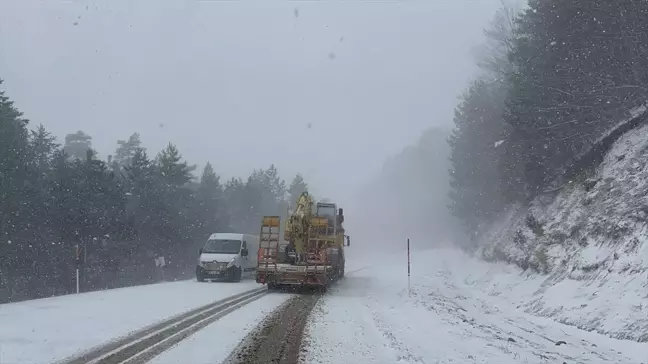 Kütahya ile Bursa Arasındaki Kara Yolu Kar Sebebiyle Kapatıldı