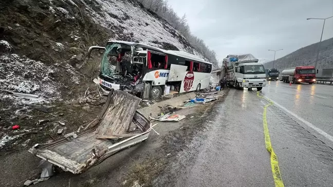 Samsun'da Yolcu Otobüsü Kamyona Çarptı: 1 Ölü, 21 Yaralı