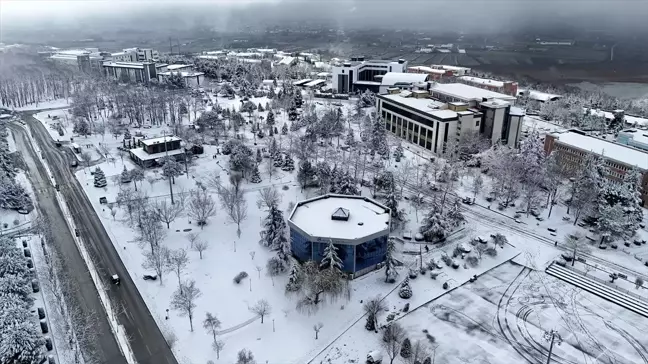 Kocaeli ve Sakarya'da Kar Yağışı Etkisini Sürdürüyor