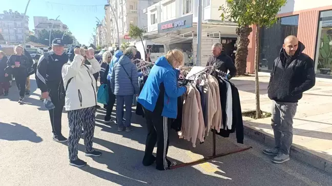 Manavgat'ta Fırtına ve Soğuk Hava Esnafı Vurdu