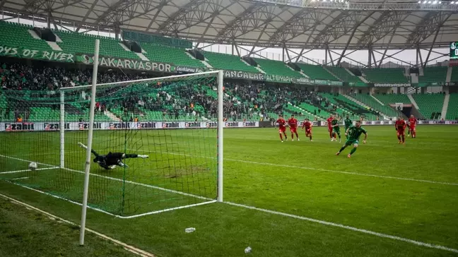 Sakaryaspor'dan Coşkulu Galibiyet: İlker Püren'den Taraftara Mesaj