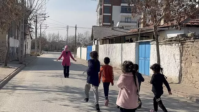 Koruyucu Aileden Gelen Sevgi: Aslı Kuş, Hassas Çocukları Unutmuyor