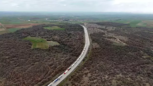 Edirne'de Sınır Kapısında Tır Kuyruğu Mağduriyeti