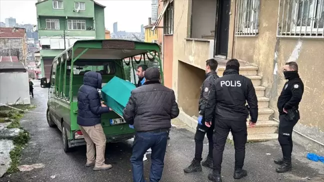 Ataşehir'de Yangın Faciası: 1 Kişi Hayatını Kaybetti