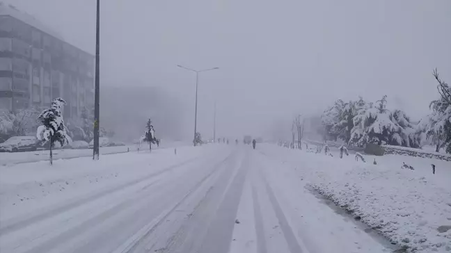 Adıyaman'da Kar Yağışı 49 Köy Yolunu Kapadı