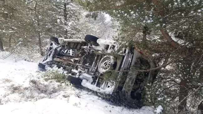 Yozgat'ta Minibüs Kazası: İki Öğretmen Yaralandı