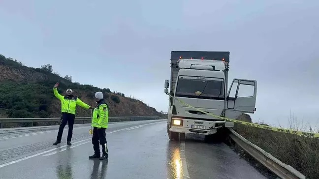 İznik'te Kontrolden Çıkan Kamyon Uçurumdan Düştü Sanıldı