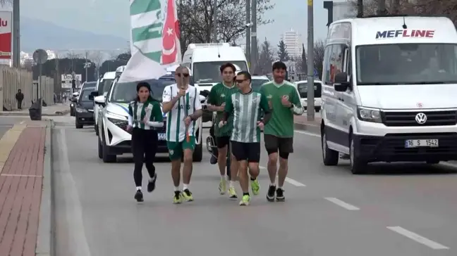 Bursaspor Taraftarları 'Sevgiliye Koşuyoruz' Etkinliği Düzenledi