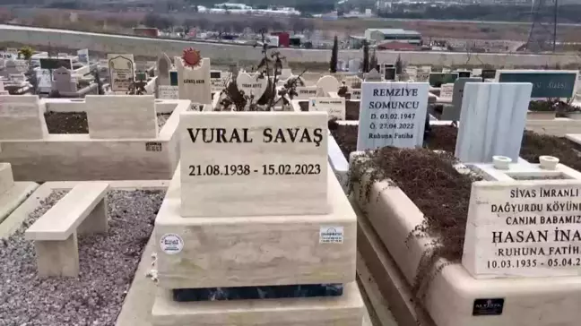 Vural Savaş'ın Mezarı Ziyaretsiz Kaldı