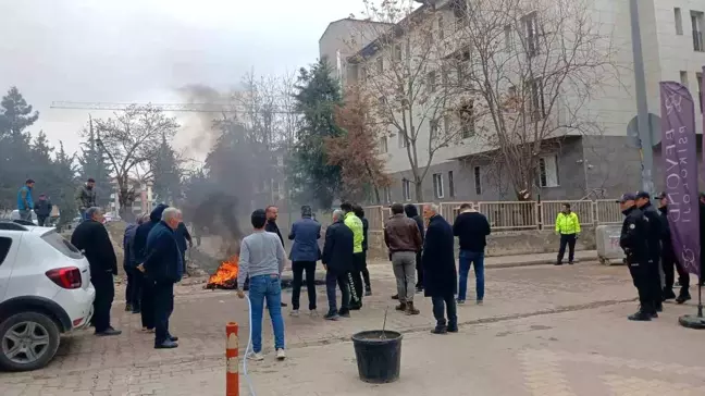 Adıyaman'da Esnaflar Sokağın Daralmasına Tepki Gösterdi