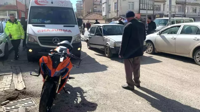 Karaman'da Motosiklet ile Otomobil Çarpıştı: Bir Yaralı