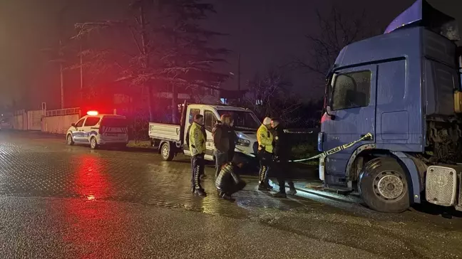 Hendek'te Tır Tamiri Sırasında Kaza: Bir Kişi Ağır Yaralandı