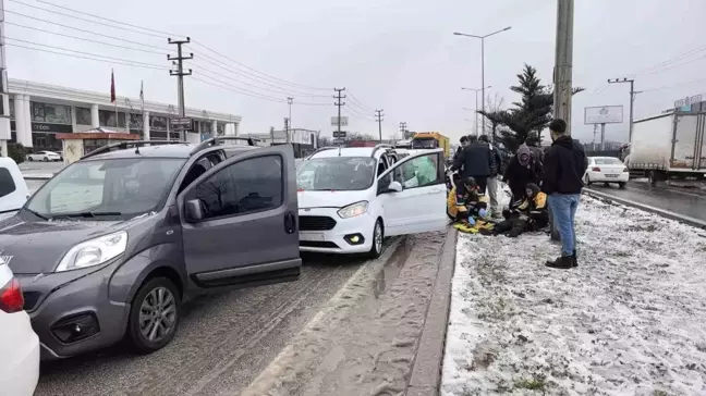 İnegöl'de Zincirleme Trafik Kazasında 4 Yaralı