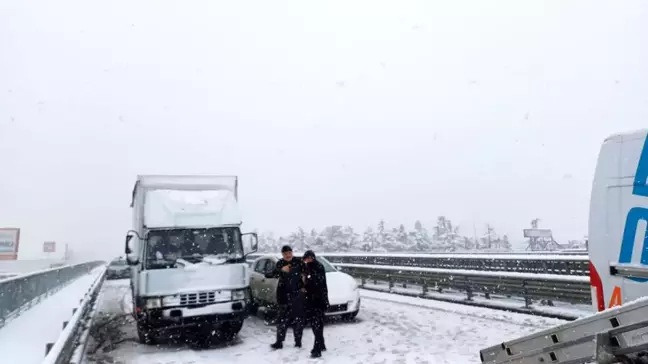 Sakarya'da Kar Yağışı Kazaları Beraberinde Getirdi