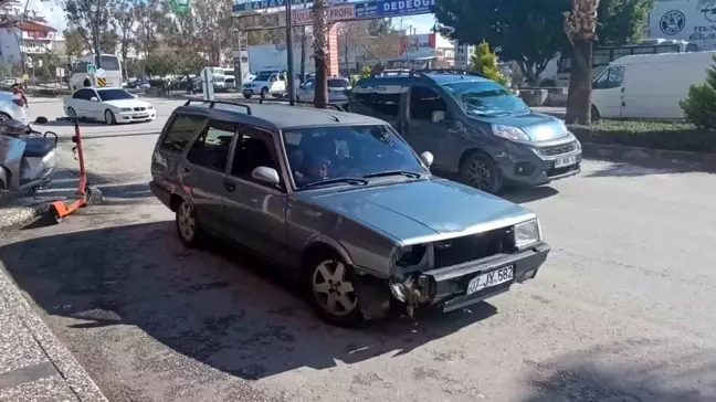 Manavgat'ta Motosiklet ve Otomobil Çarpıştı: 1 Yaralı, Plakasız Sürücüye Ceza