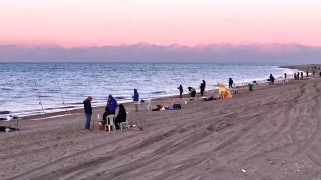 Antalya'da Kıyıdan Balık Yakalama Turnuvası Heyecanı