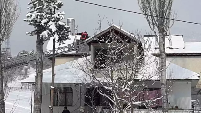 Bolu'da İki Katlı Evde Baca Yangını