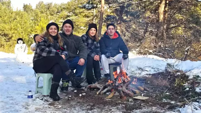 Balıkesir'de Kar Yağışı Vatandaşları Doğada Buluşturdu