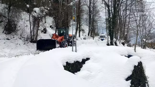 Rize'de Kar Yağışı Ambulansta Zor Anlar Yaşattı