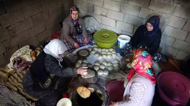 Van'da Ramazan Ayı Geleneği: Cevizli Çörekler Tandırda Pişiriliyor